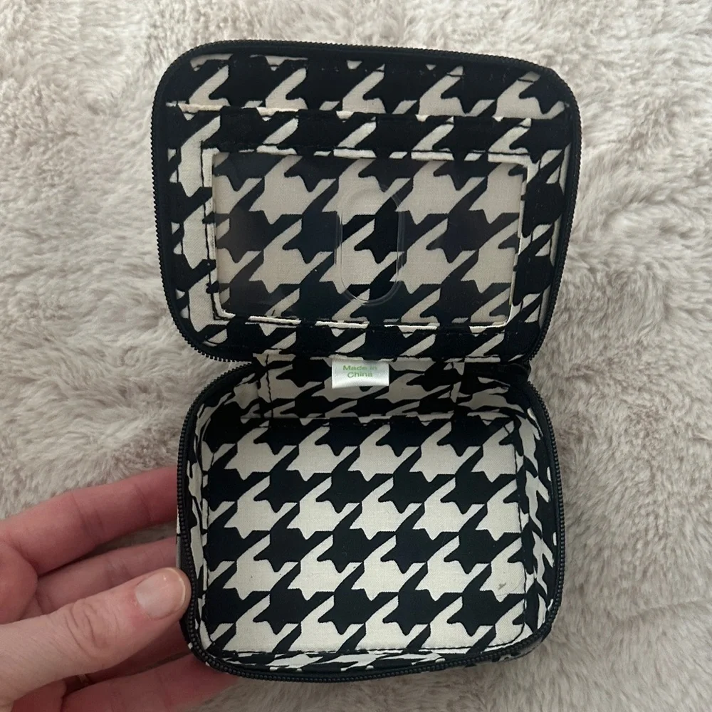 Vera Bradley Black & White Floral Zip Pill Organizer
